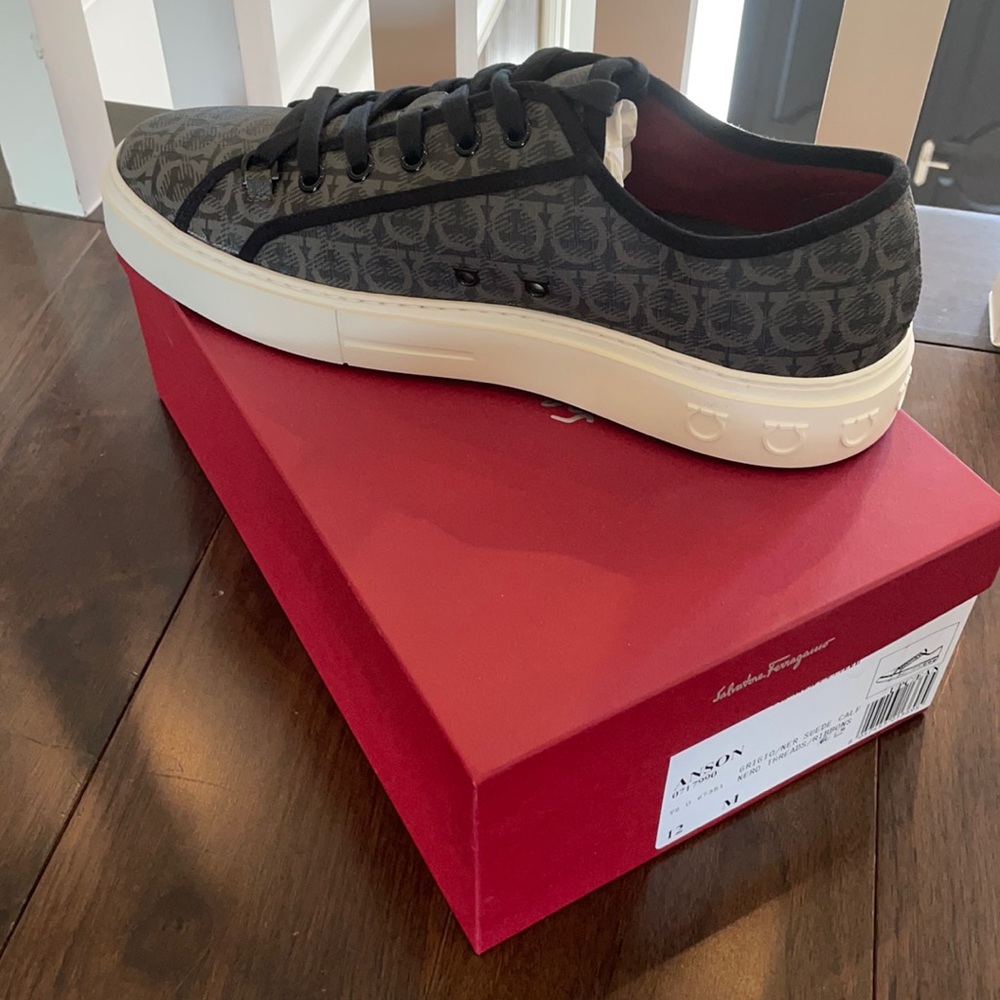 Salvatore Ferragamo leather gray & black sneakers